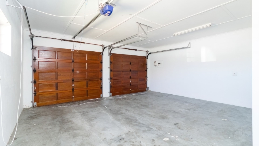 3 Bedroom Property for Sale in Sandbaai Western Cape